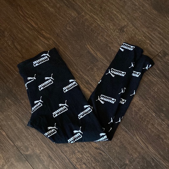 Sportchek PUMA Tights EUC!! Worn twice - Picture 1 of 2